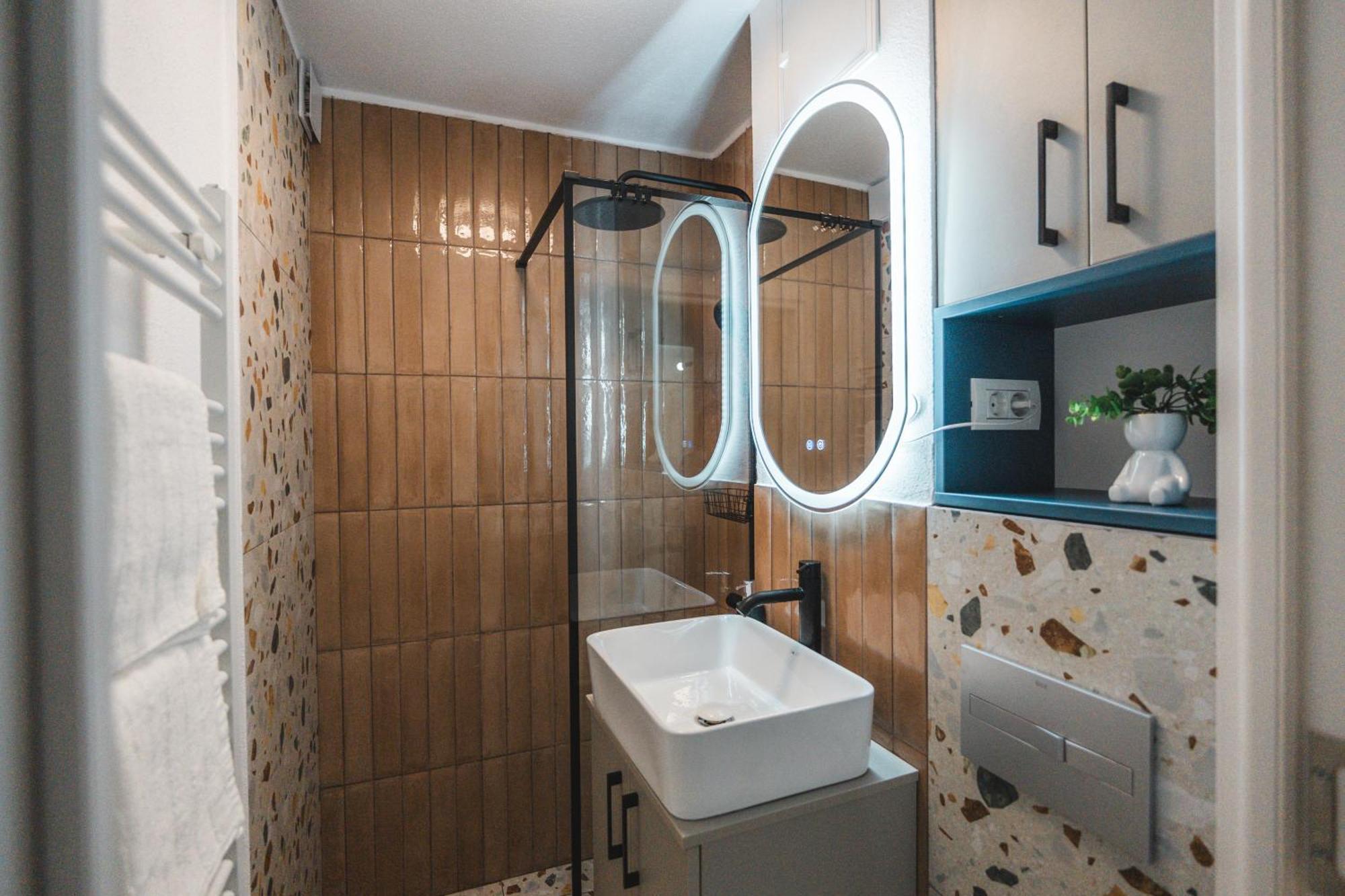 Apartament Iulia Si Alex Curtea de Argeş المظهر الخارجي الصورة